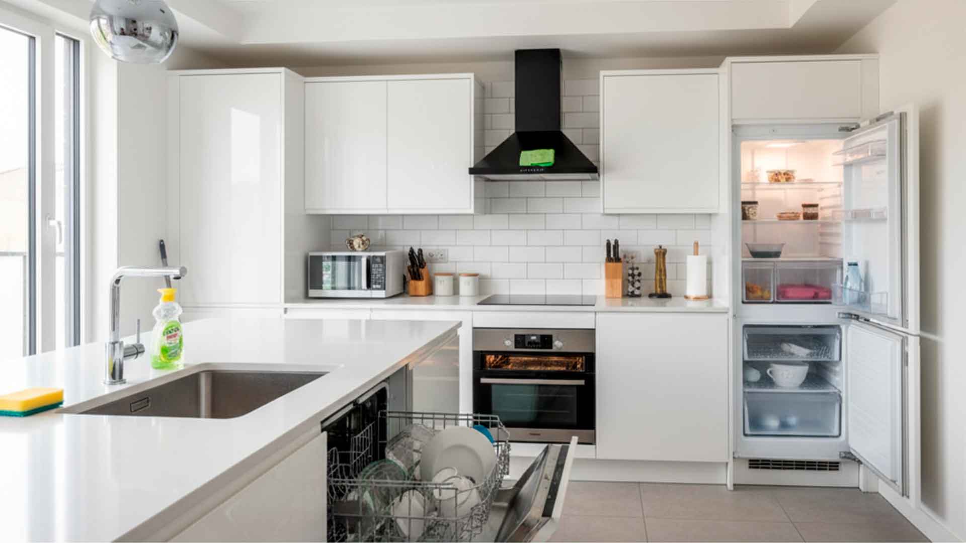 Curățenie în BUCĂTĂRIE